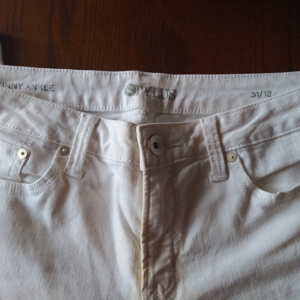 Stylus white jeans size 31 skinny jeans
